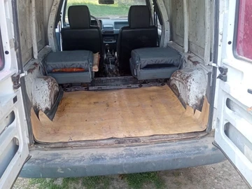 Авто Renault Rapid 1995 № 8045274