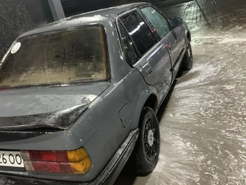Авто BMW 3 Серия 1986 № 8045792