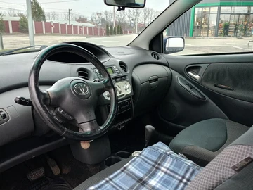 Авто Toyota Yaris 2003 № 8045983