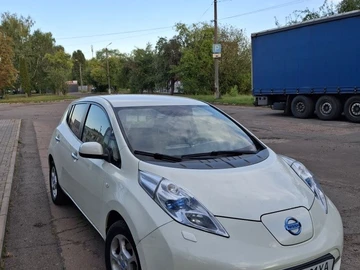 Авто Nissan Leaf 2011 № 8046000