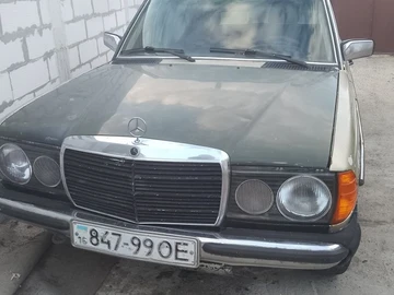 Авто Mercedes W123 1979 № 8046818