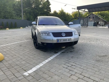 Авто Volkswagen Passat Sedan 2004 № 8047361
