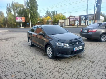 Авто Volkswagen Polo 2011 № 8047436