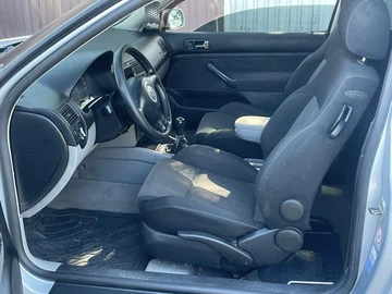 Авто Volkswagen Golf 2004 № 8047460