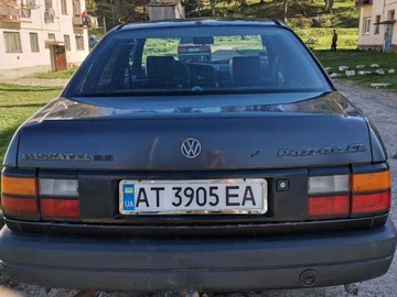 Авто Volkswagen Passat Sedan 1989 № 8048920