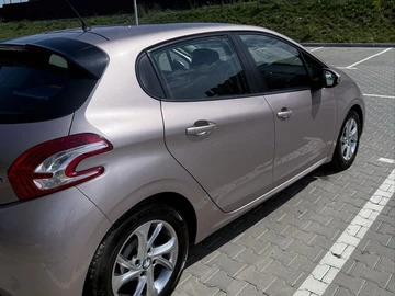 Авто Peugeot 208 2013 № 8048953