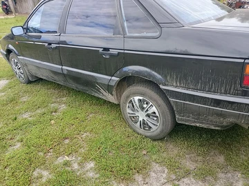 Авто Volkswagen Passat Sedan 1993 № 8049353