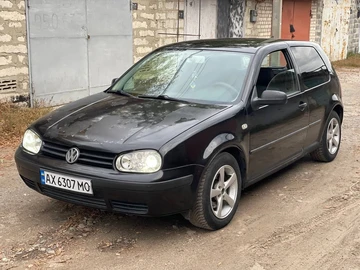 Авто Volkswagen Golf 2000 № 8049390