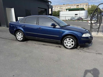 Авто Volkswagen Passat Sedan 2004 № 8049396