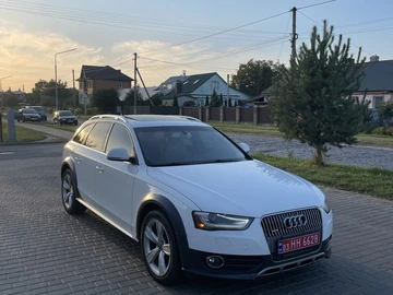 Авто Audi A4 2015 № 8049704