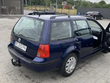 Авто Volkswagen Golf 2004 № 8050420