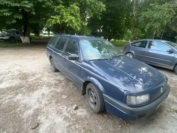 Авто Volkswagen Passat Variant 1990 № 8051617