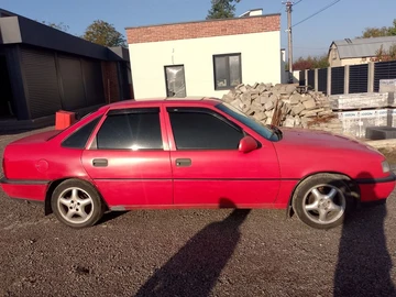 Авто Opel Vectra 1989 № 8051768