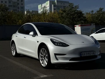 Авто Tesla Model 3 2018 № 8052415