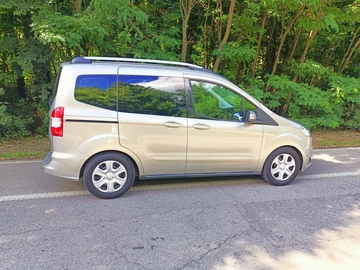 Авто Ford Courier 2015 № 8052512