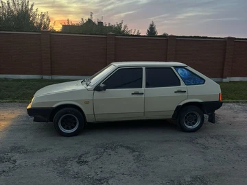 Авто ВАЗ 2109 1999 № 8052604