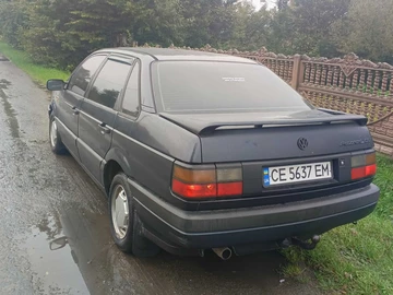 Авто Volkswagen Passat Sedan 1990 № 8052762