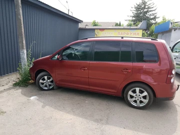 Авто Volkswagen Touran 2007 № 8053251