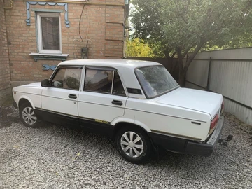 Авто ВАЗ 2107 1992 № 8053316
