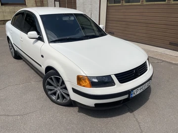 Авто Volkswagen Passat Sedan 1999 № 8053815