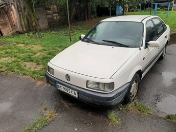 Авто Volkswagen Passat Sedan 1993 № 8053836