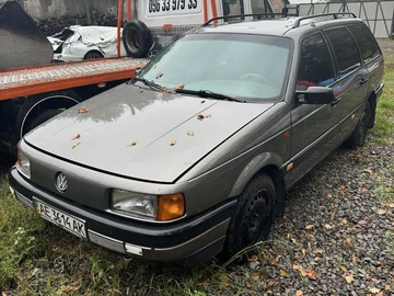 Авто Volkswagen Passat Variant 1992 № 8054209