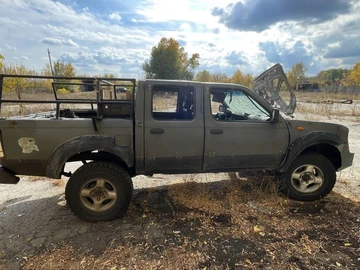 Авто Nissan Np 300 Pick Up 2004 № 8054276