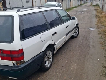 Авто Volkswagen Passat Variant 1994 № 8054332