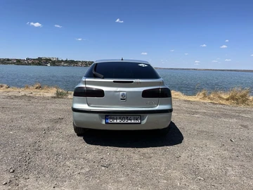 Авто Renault Laguna 2002 № 8054601