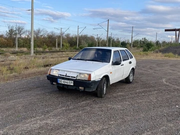 Авто ВАЗ 2109 1988 № 8054755