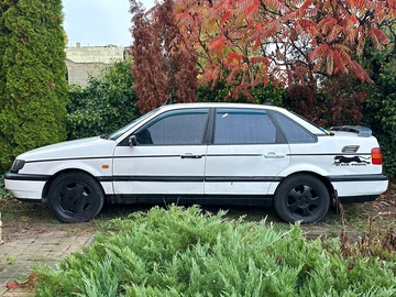 Авто Volkswagen Passat Sedan 1994 № 8055120