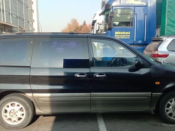 Авто KIA Carnival 2000 № 8056130