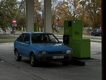Авто Mazda 323 1984 № 8056138