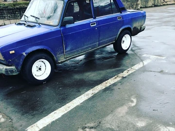 Авто ВАЗ 2107 2001 № 8056192