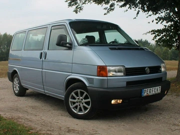 Авто Volkswagen Transporter 2000 № 8056968