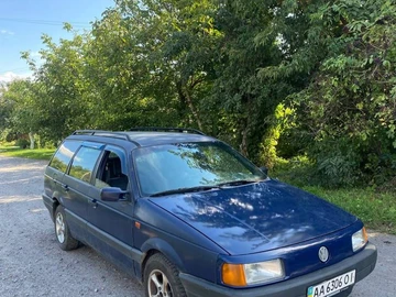 Авто Volkswagen Passat Variant 1993 № 8057228