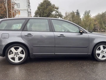 Авто Volvo V50 2005 № 8057496