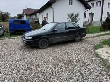 Авто Volkswagen Passat Hatchback 1994 № 8059157
