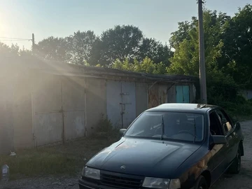 Авто Opel Vectra 1990 № 8059627