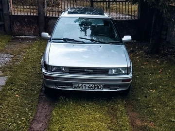 Авто Toyota Corolla 1988 № 8060176