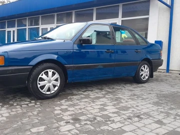 Авто Volkswagen Passat Sedan 1988 № 8061550
