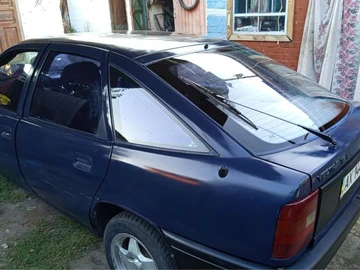 Авто Opel Vectra 1989 № 8061601