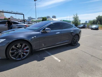 Авто Tesla Model S 2018 № 8061819