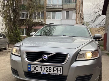 Авто Volvo V50 2008 № 8061844