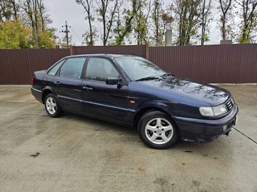 Авто Volkswagen Passat Sedan 1994 № 8062157
