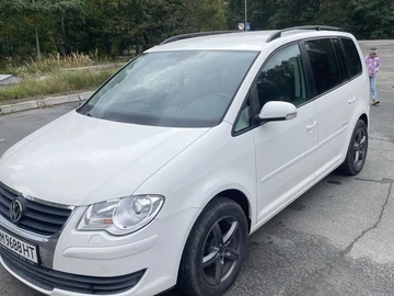 Авто Volkswagen Touran 2009 № 8062180