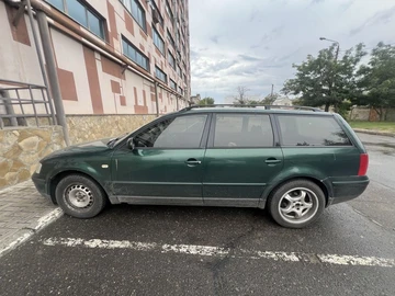 Авто Volkswagen Passat Variant 1999 № 8062184
