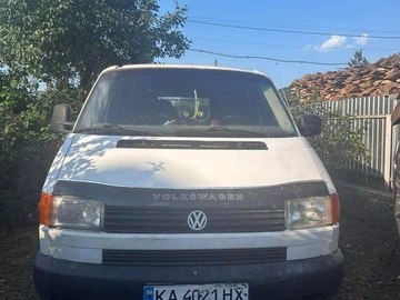 Авто Volkswagen Transporter 2000 № 8062301