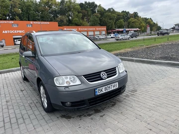 Авто Volkswagen Touran 2004 № 8062304