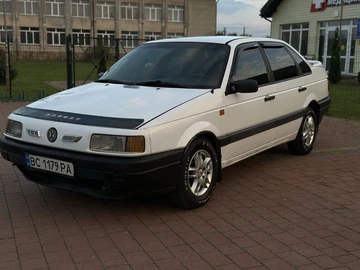 Авто Volkswagen Passat Sedan 1990 № 8063554